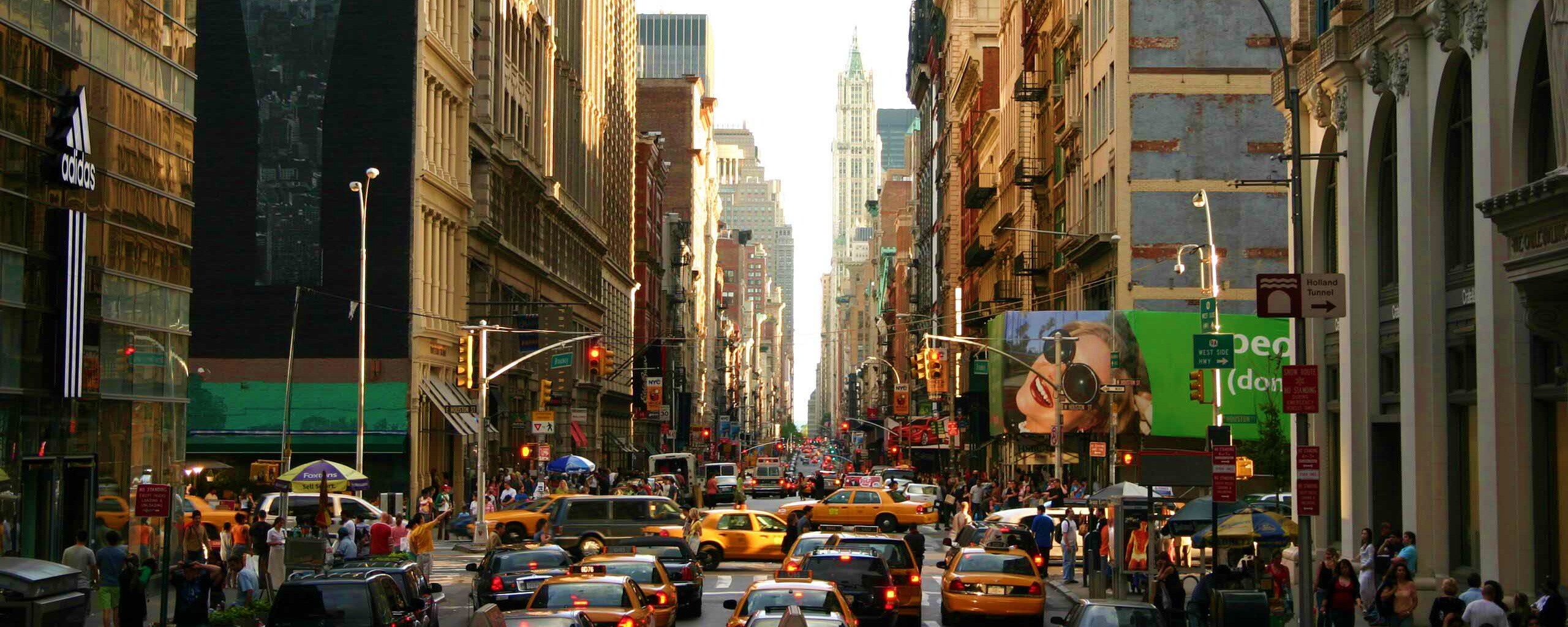 Людная Нью-Йоркская улица обои