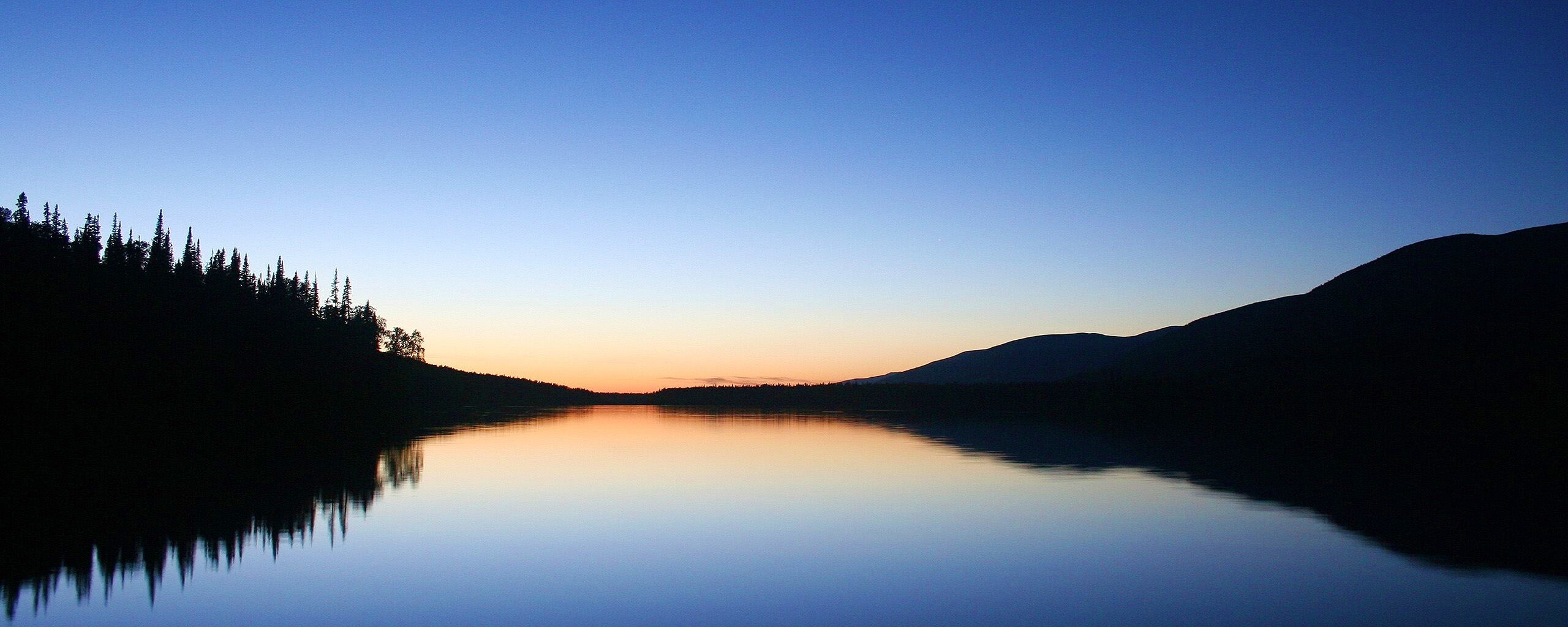 Гладкое озеро обои