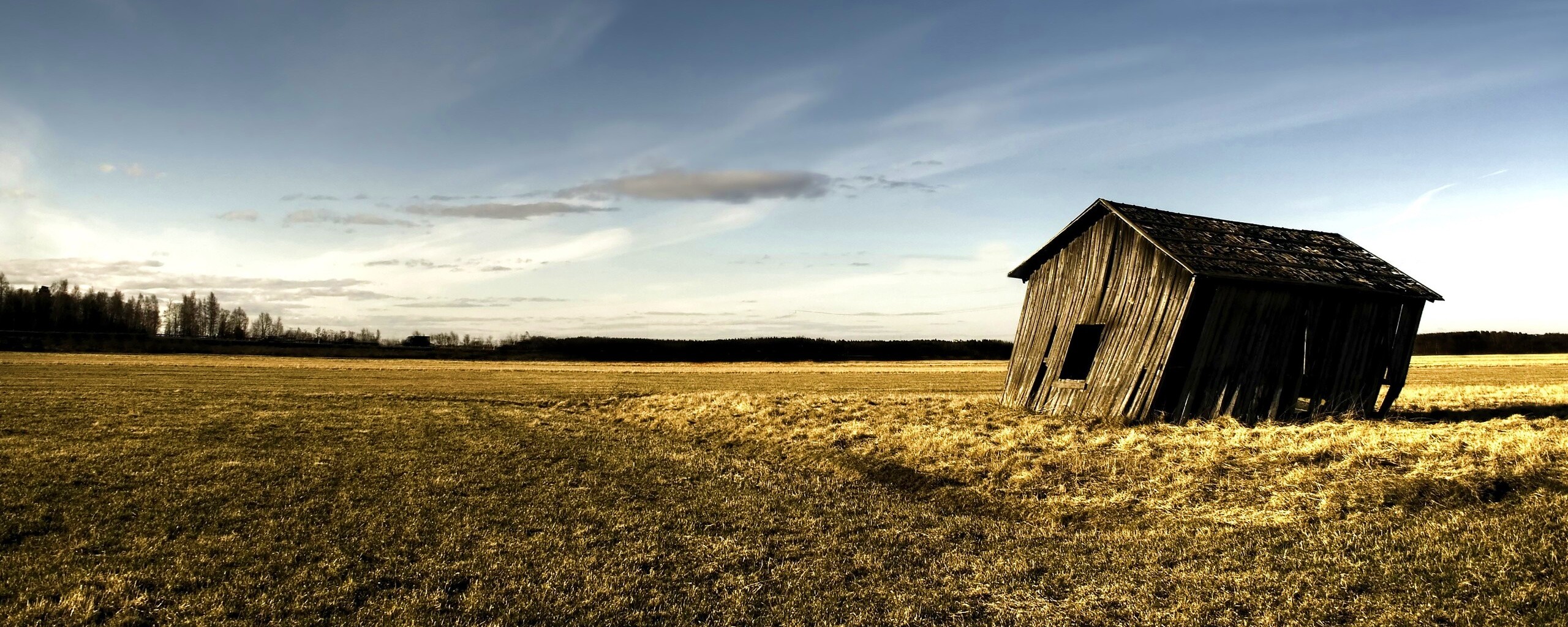 Покосившийся сарай обои