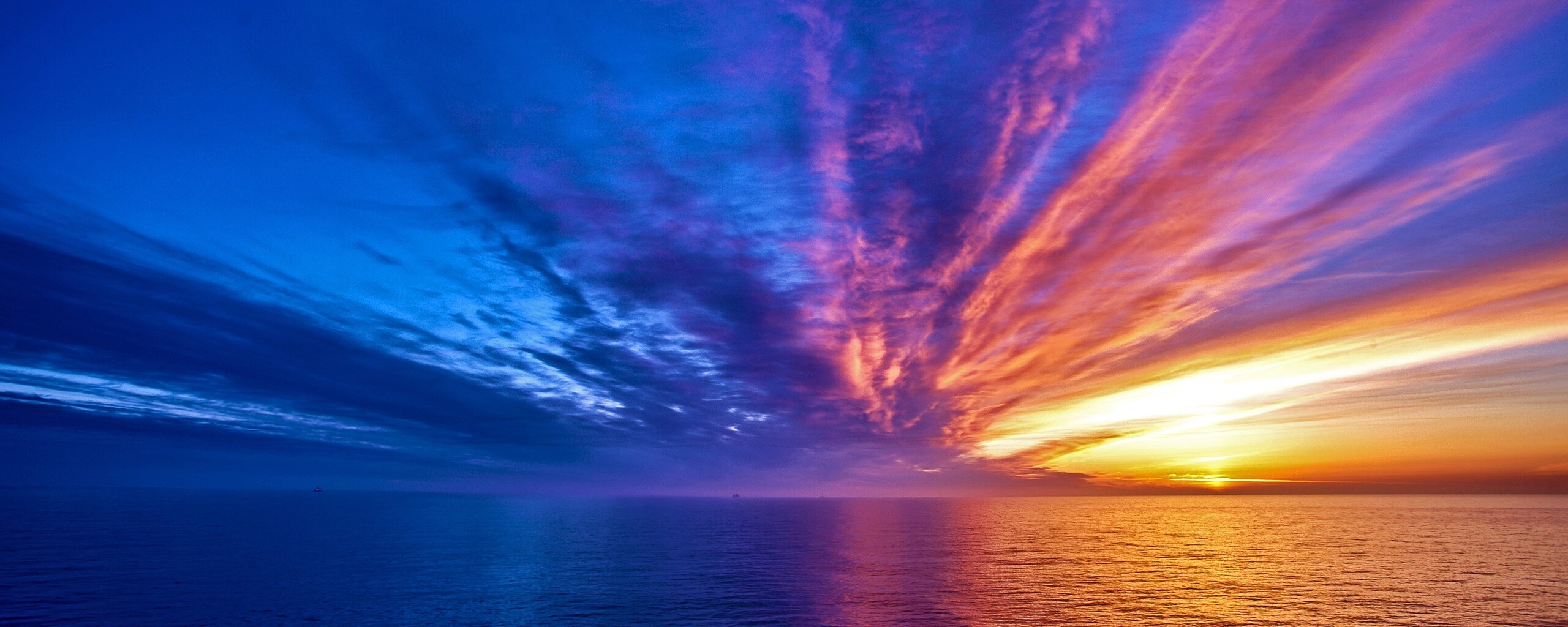 Закатное небо над морем обои