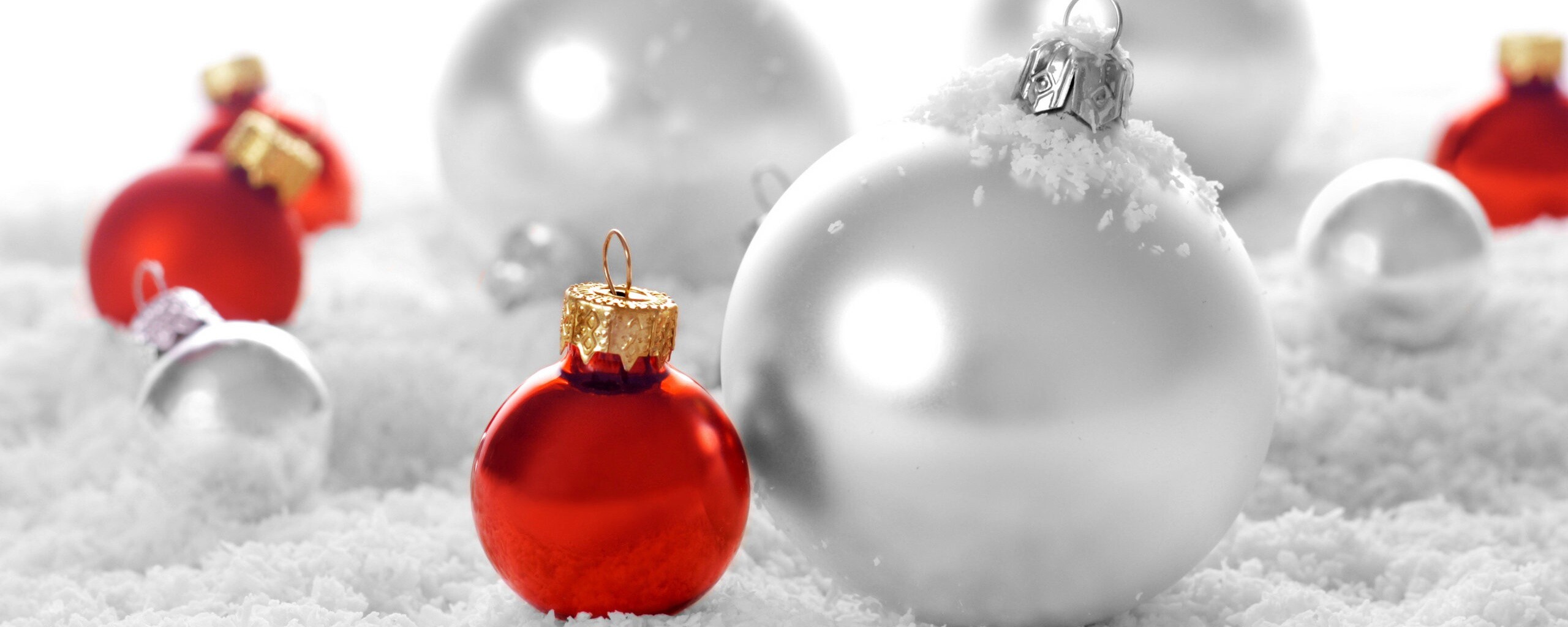 Красно-белые игрушки  обои