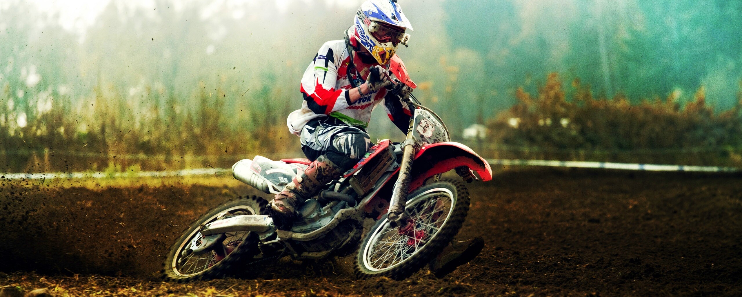 Зрелищное ралли на мотоциклах обои