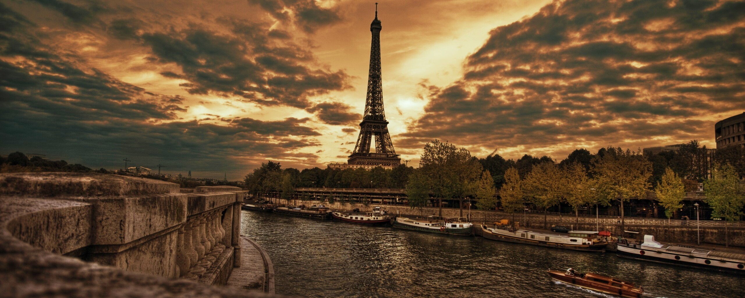 Башня Эйфеля в Париже обои