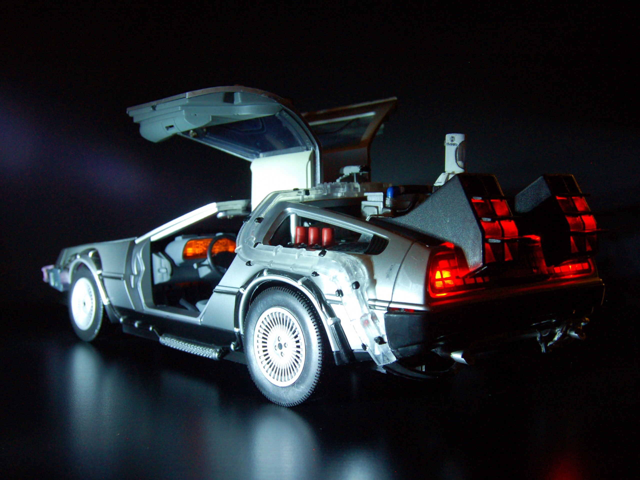 Фигурка делореана обои