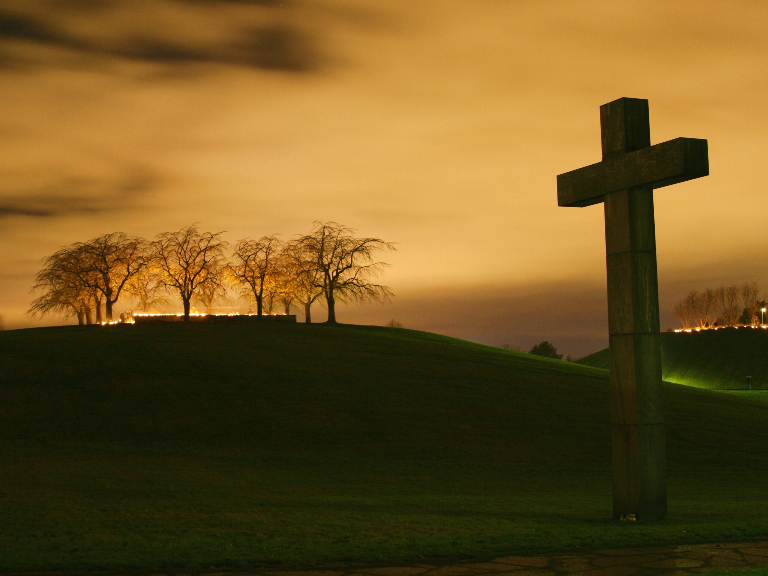 Каменный крест обои