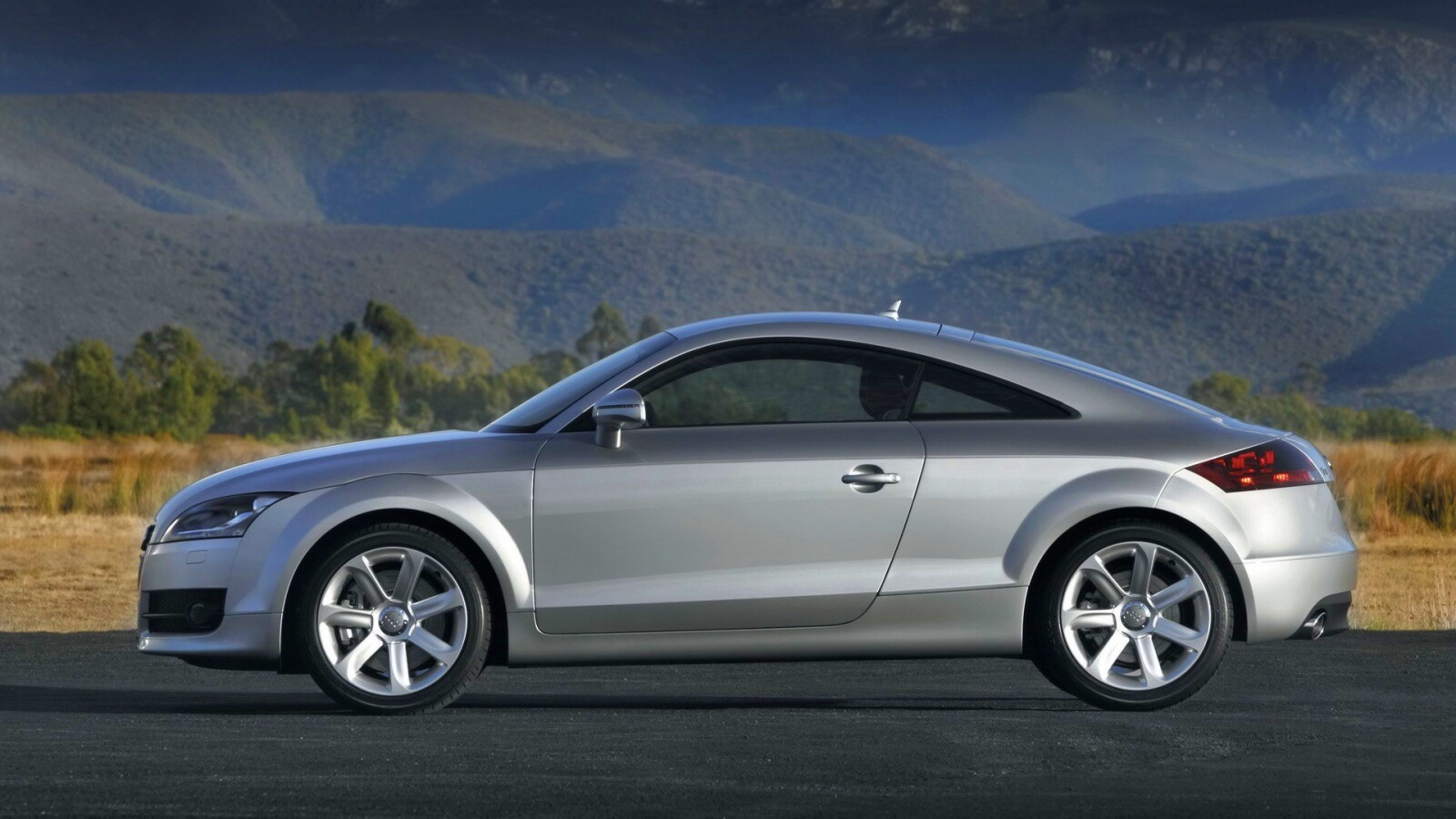 Трехдверный ауди обои