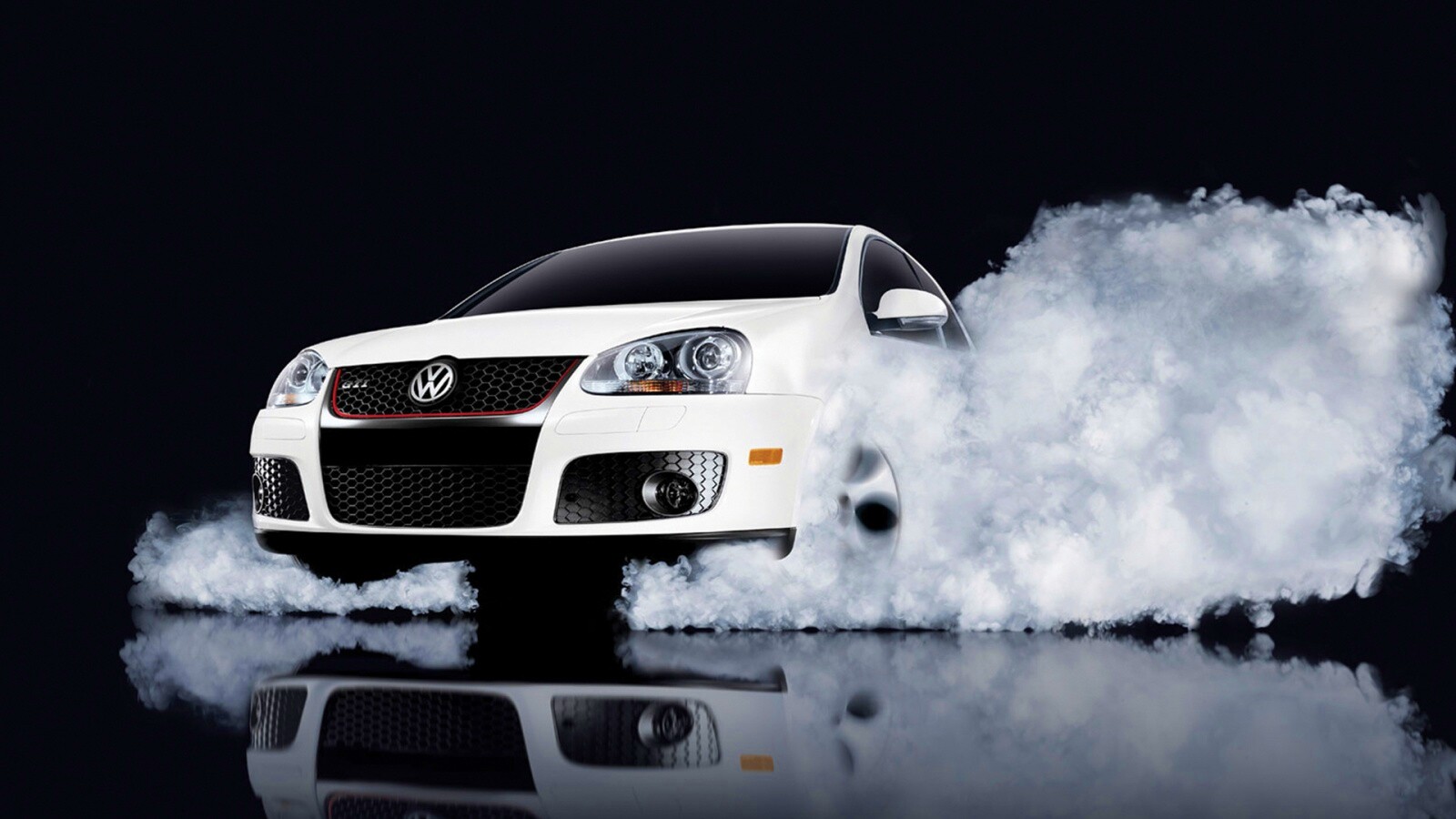 Буксующий белый Фольц обои