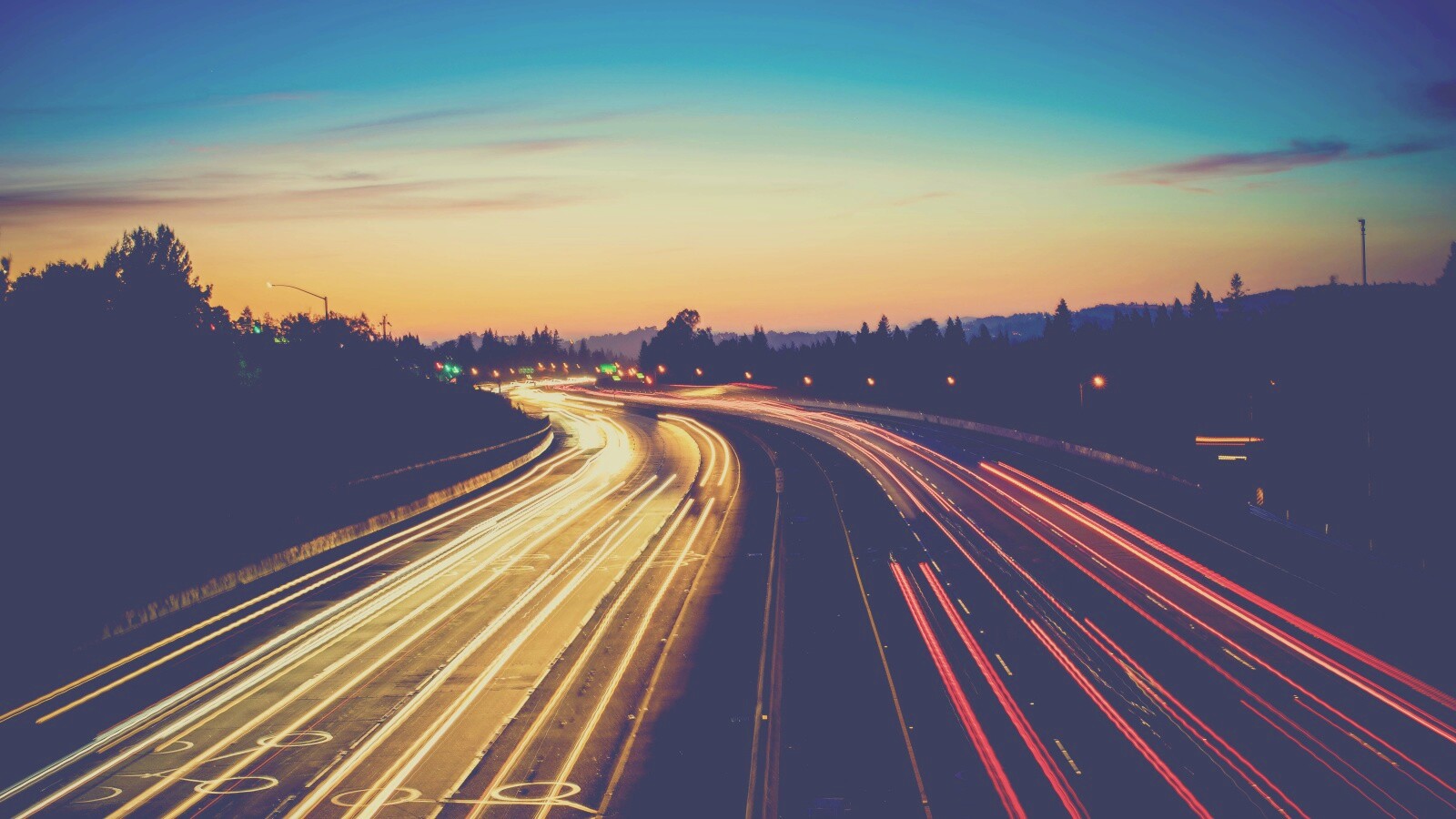 Автострада в огнях обои