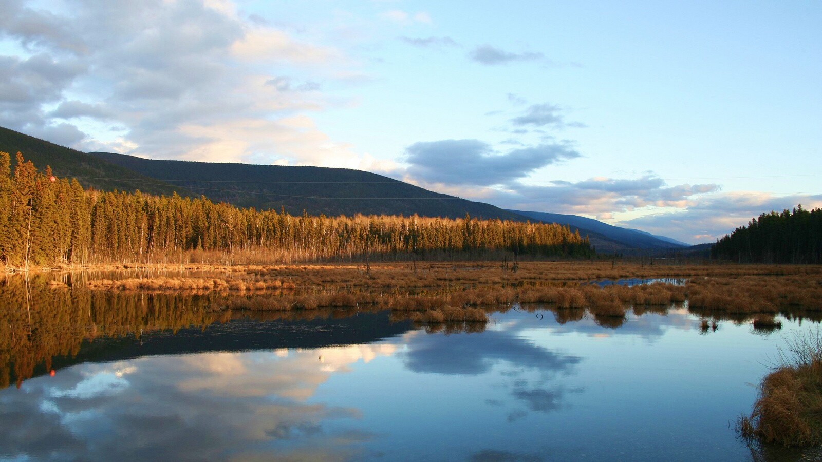 Осеннее озеро обои