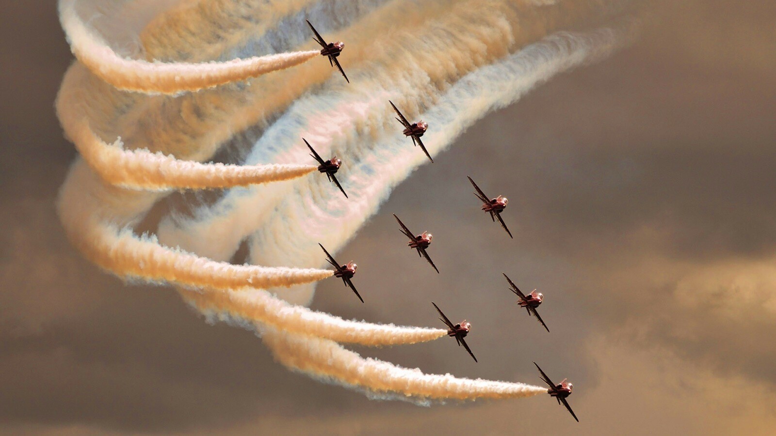 Красивая эскадра самолетов на авиашоу обои