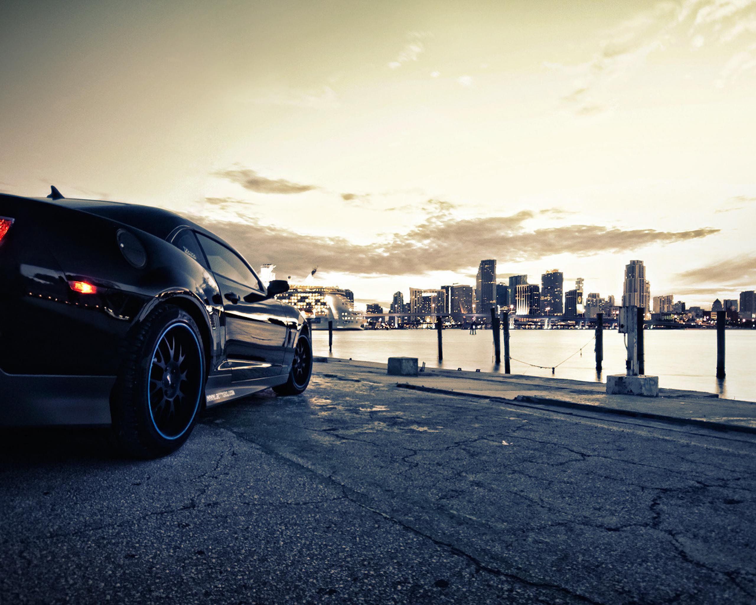 Черный спорткар обои