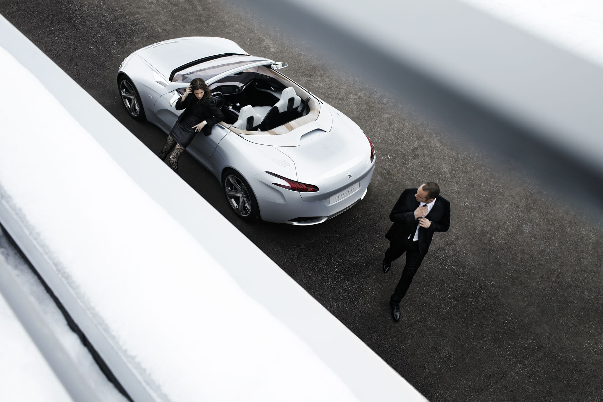 Пара у кабриолета Пежо обои