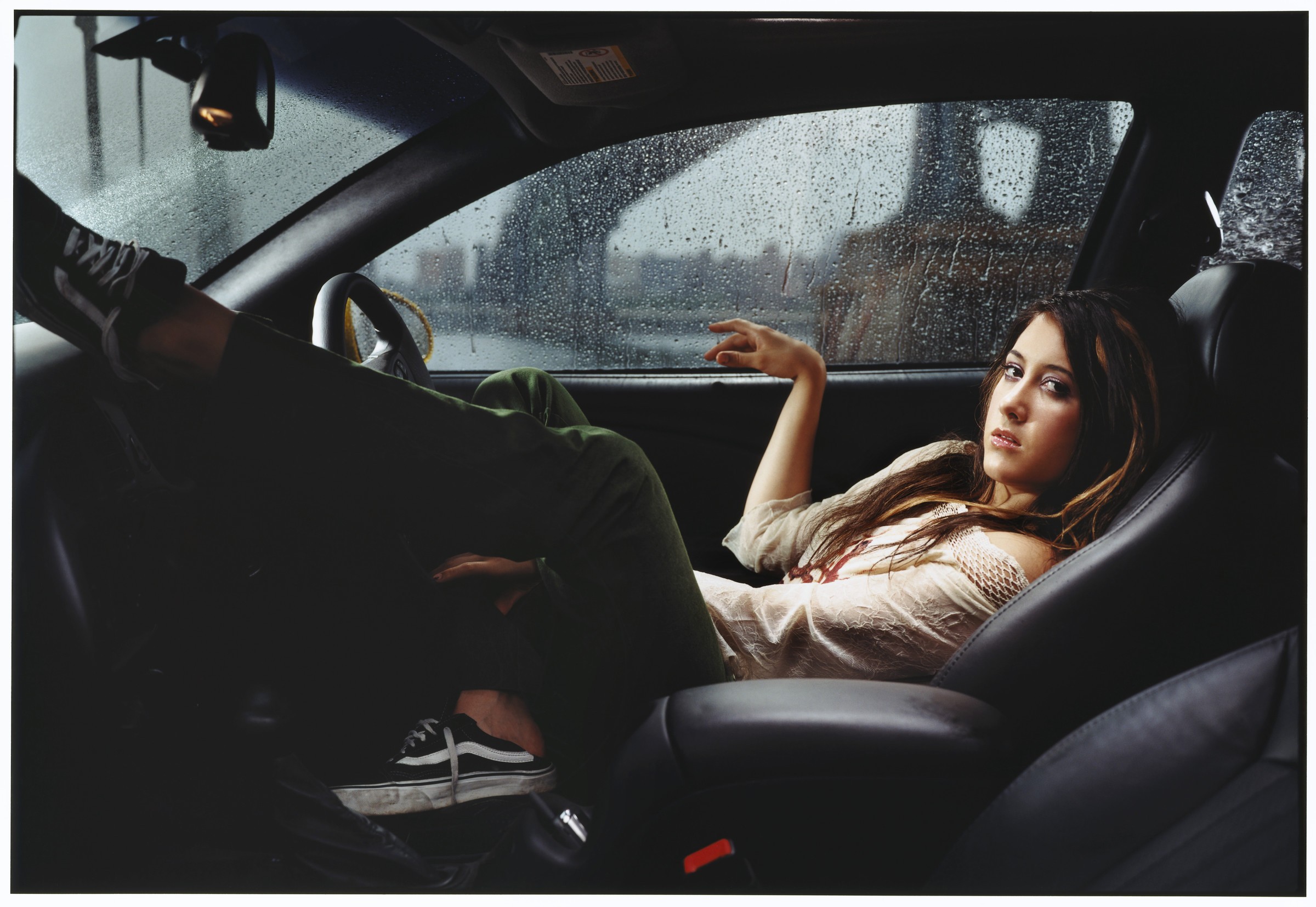 Девушка в автомобиле обои