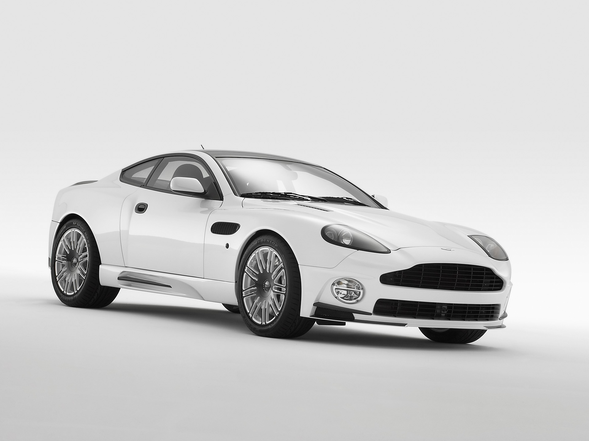 Aston Martin Vanquish S обои
