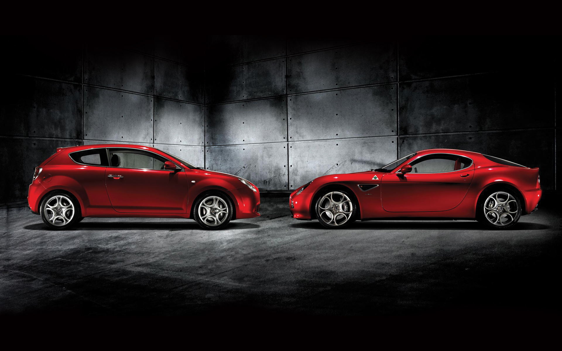 Два альфа ромео с разными кузовами обои