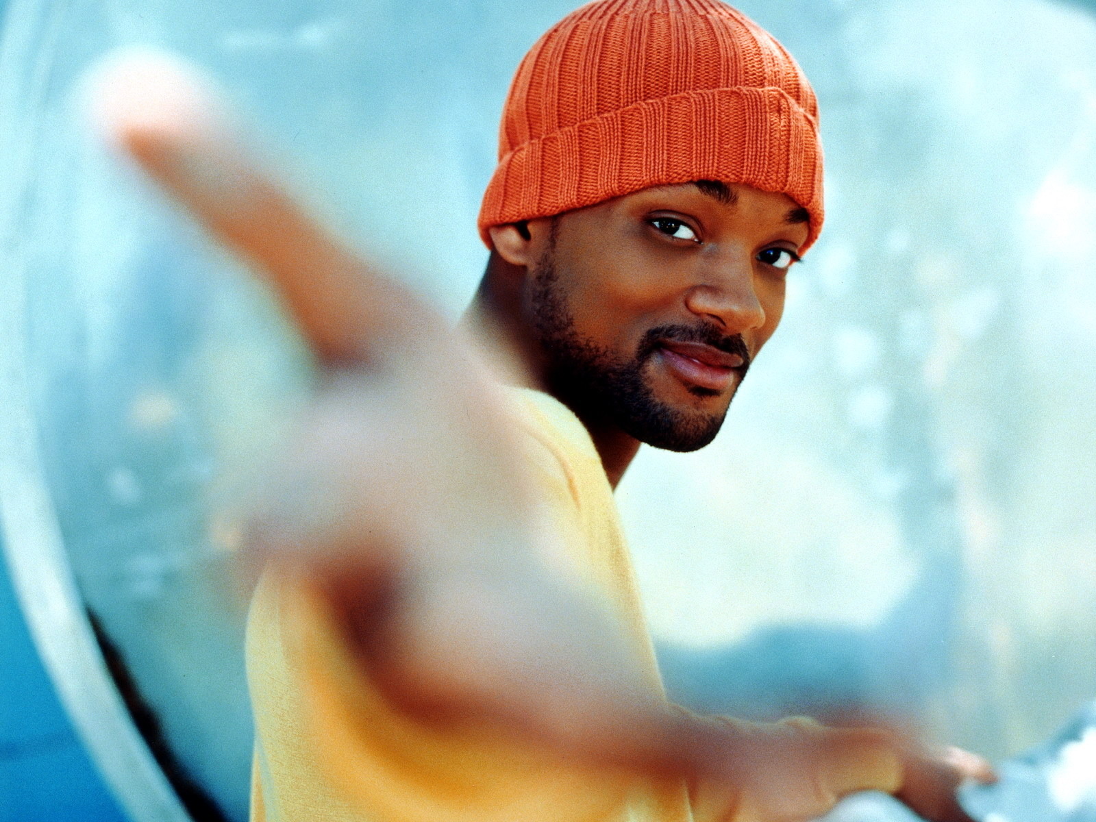 Уилл Смит протягивает тебе руку обои