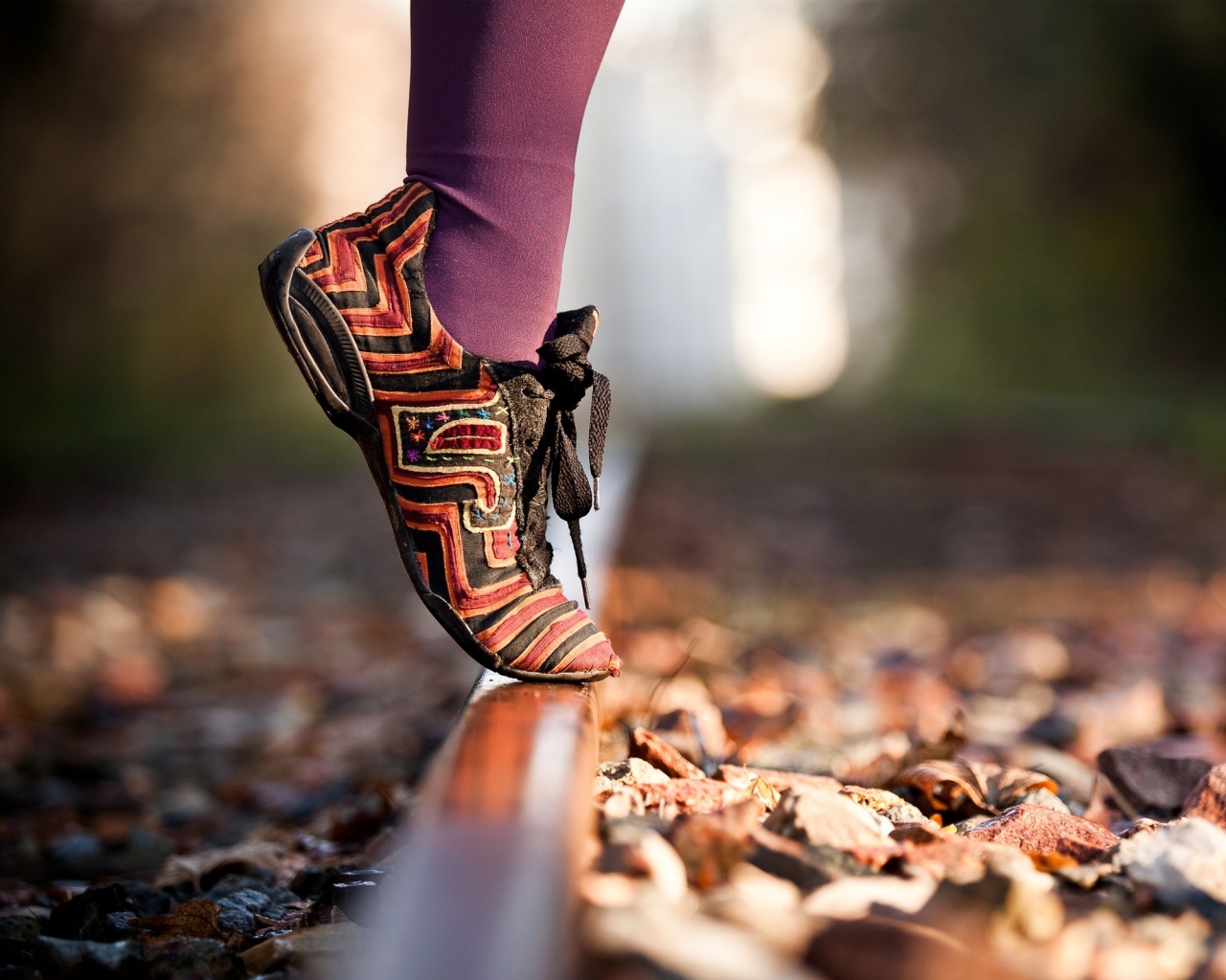 Разноцветные кроссовки обои