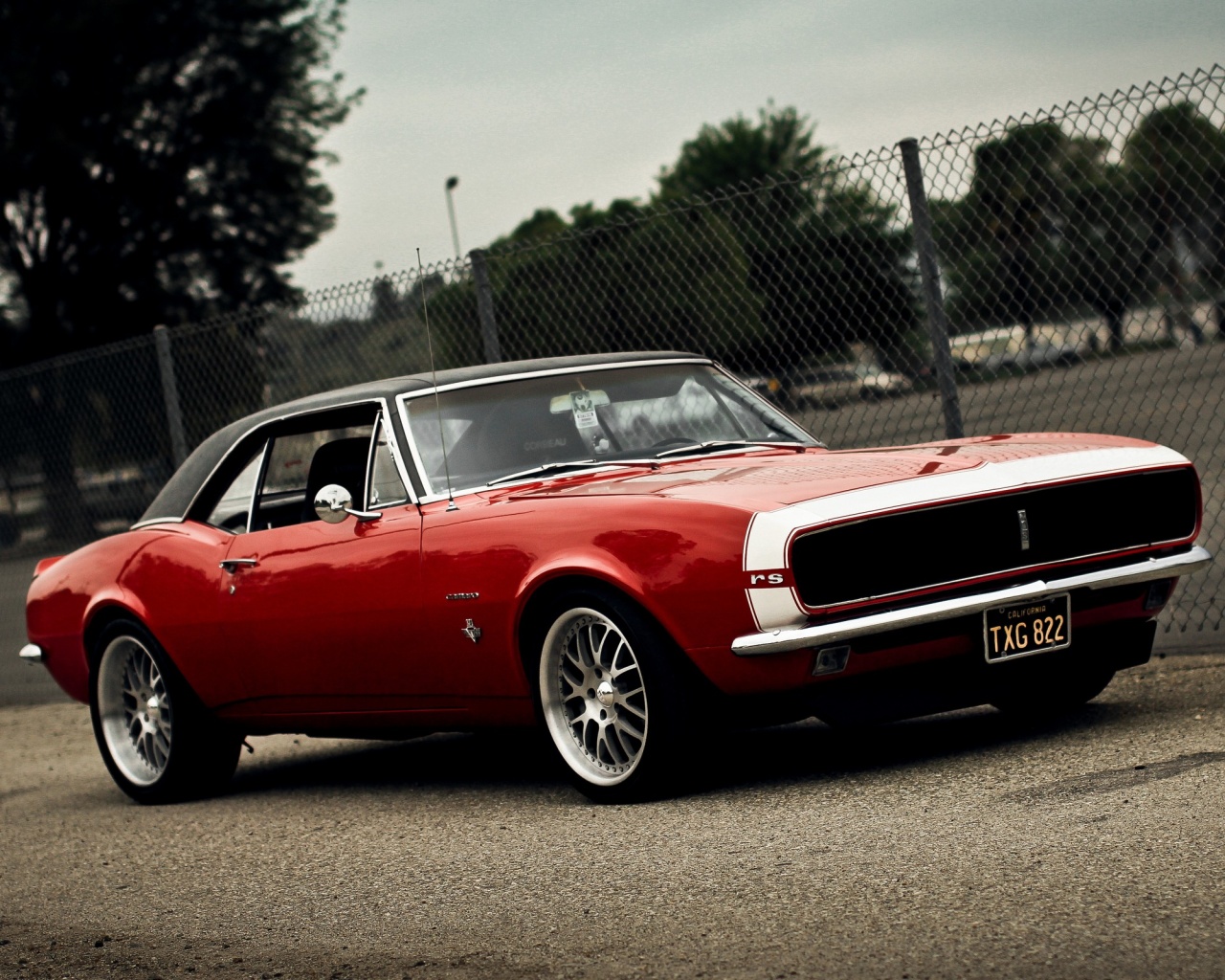 Красный монстор обои