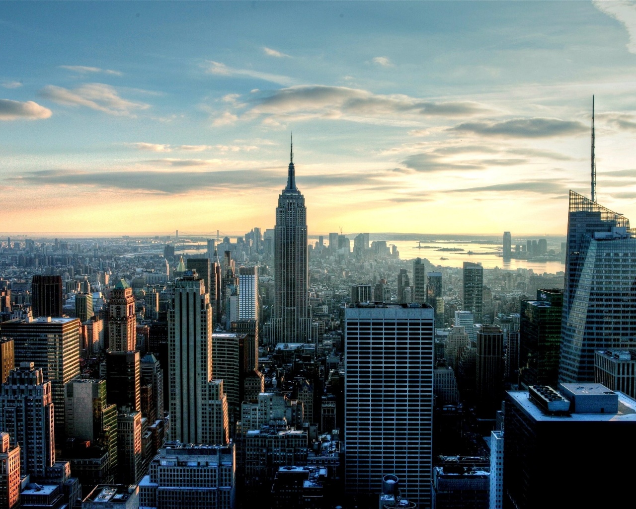 Большой город обои