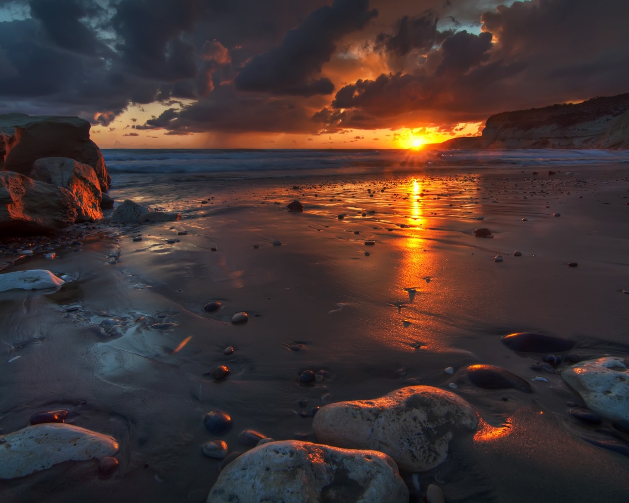 Закат солнца на пляже обои