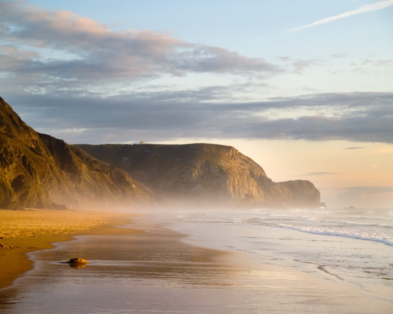 Горы уходящие в море обои