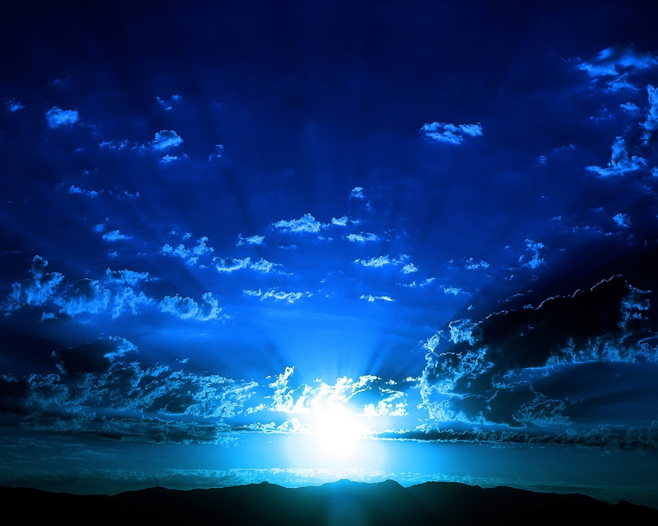 Восход в горах обои