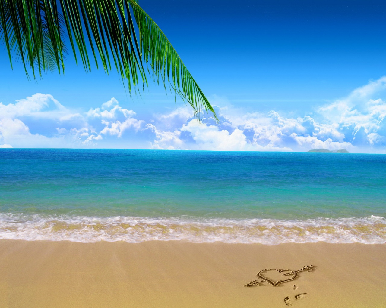 Любовь на океанском берегу обои