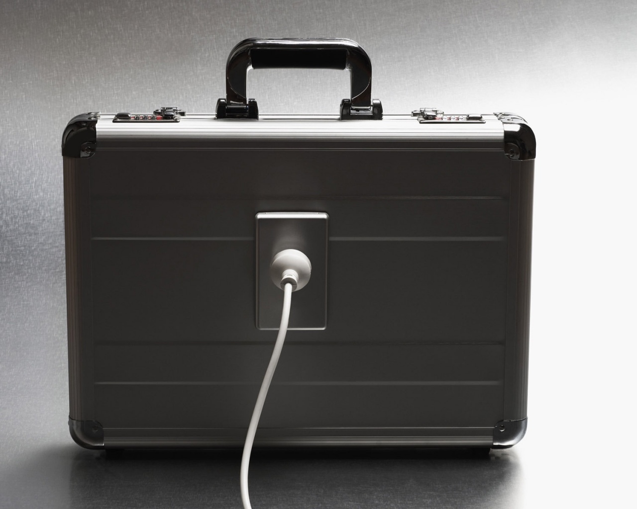 Розетка на кейсе обои