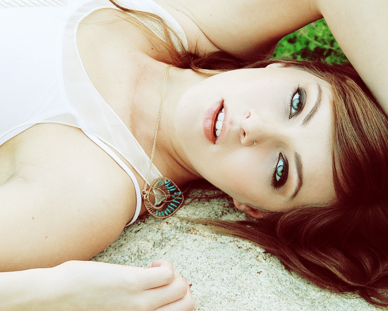 Глаза цвета моря обои