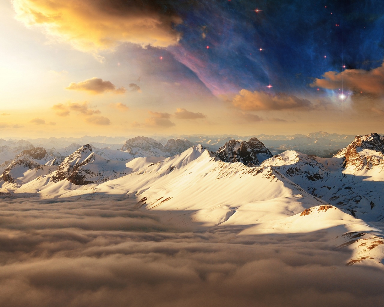 Горный хребет над облаками обои