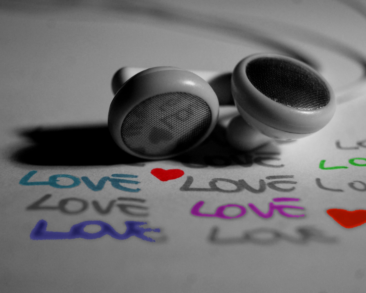 Наушники и любовь обои
