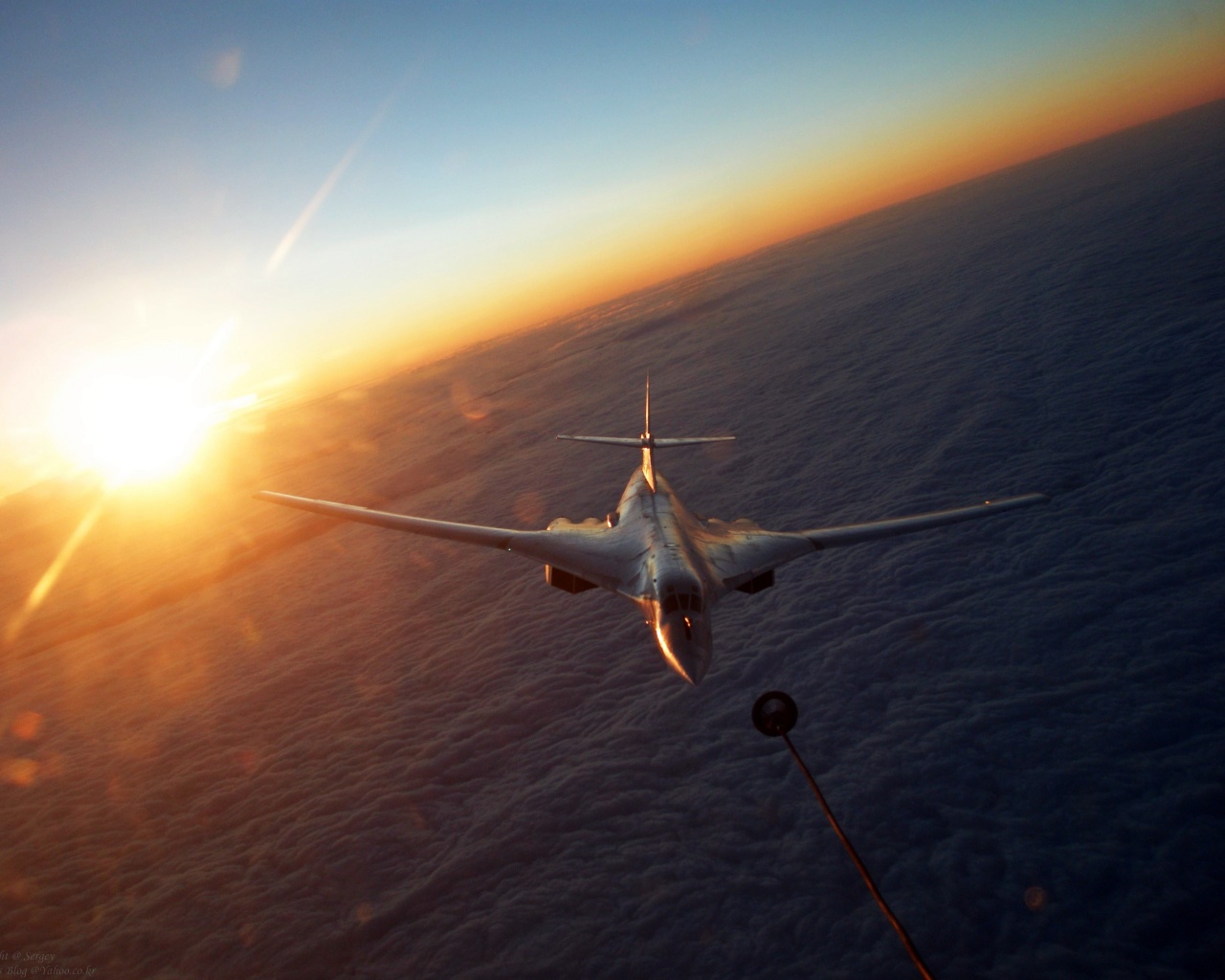 Ту 160 над облаками обои