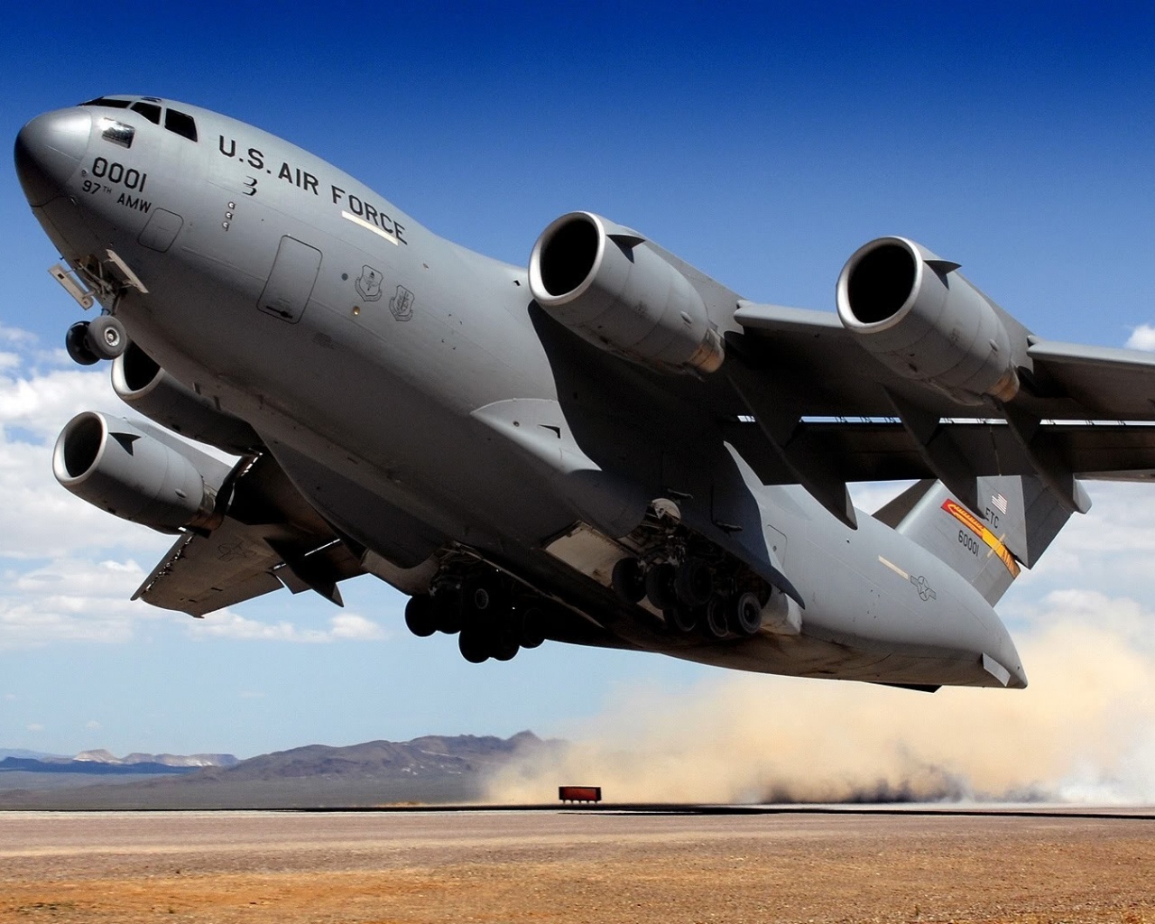 Транспортный самолет воздушных сил США обои