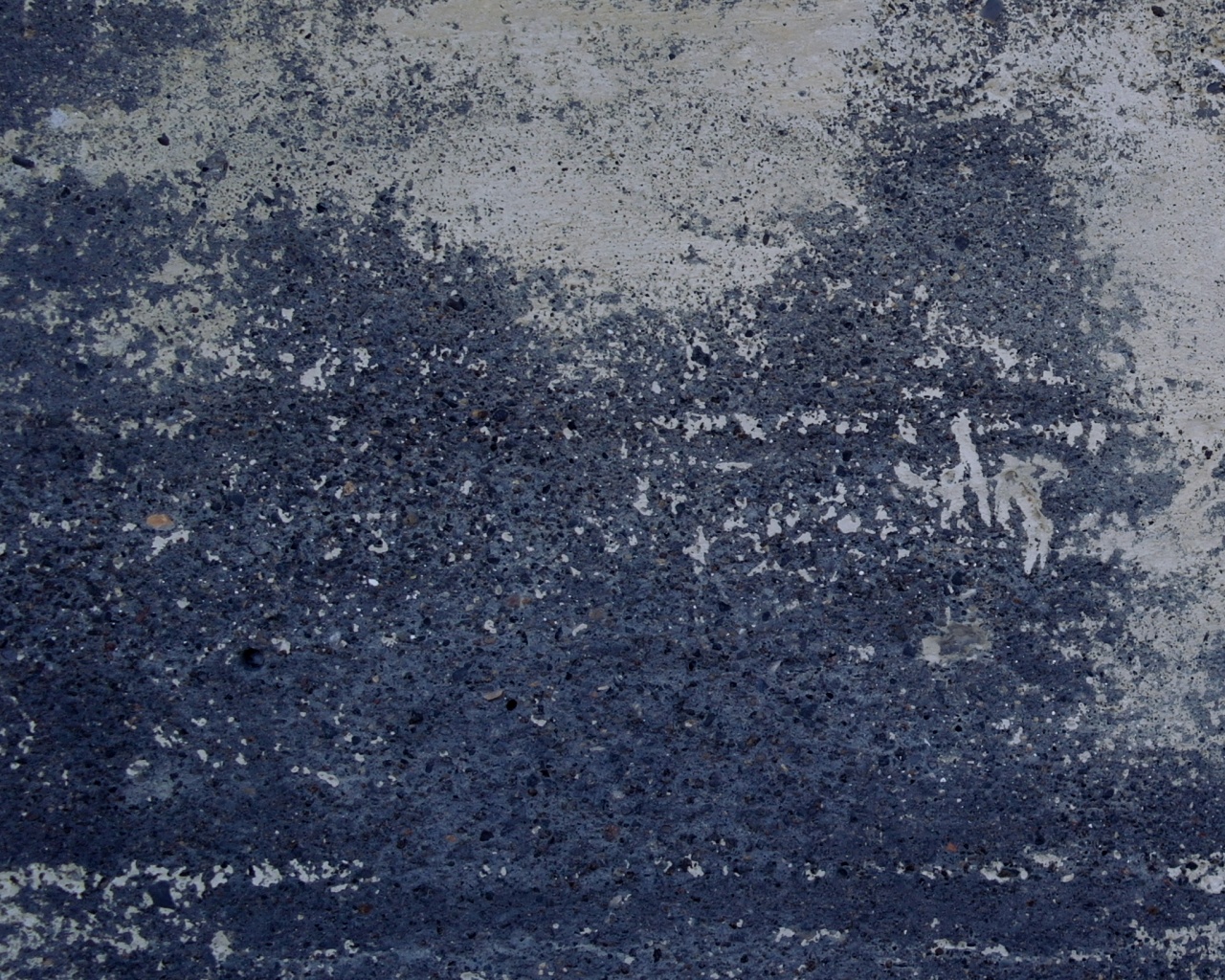 Бетонный пол с налетом белой краски обои