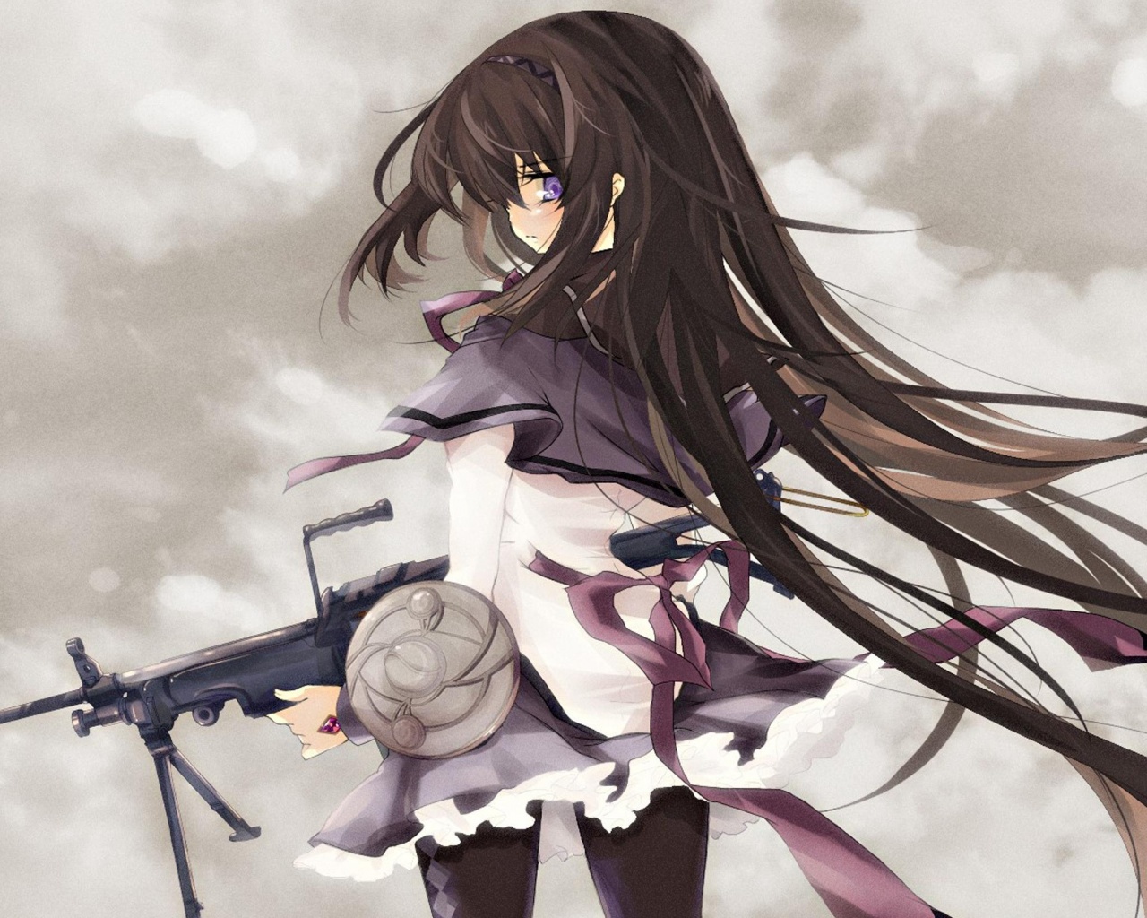 Девушка с автоматом обои