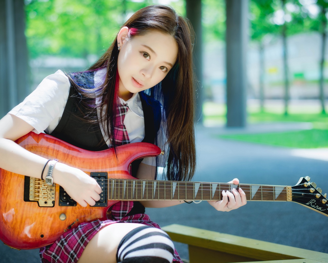 Азиатка гитаристка обои