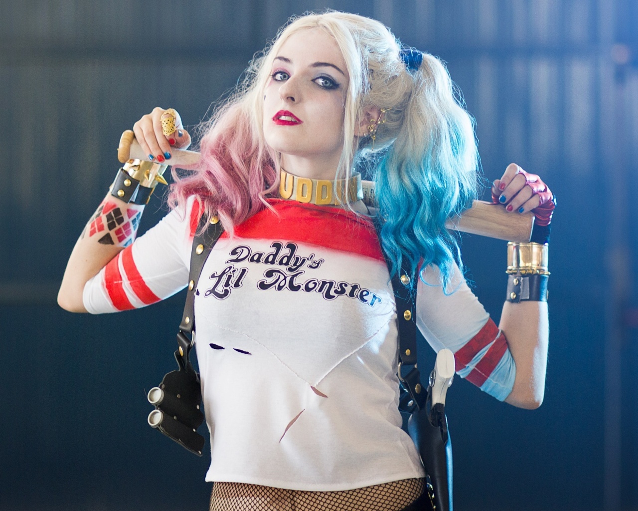 Daddy's lil monster обои