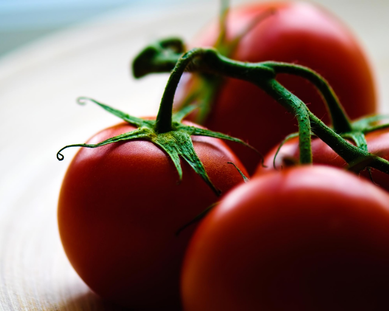 Аппетитные помидоры обои