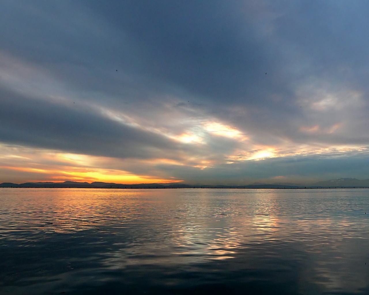 Живописное озеро обои