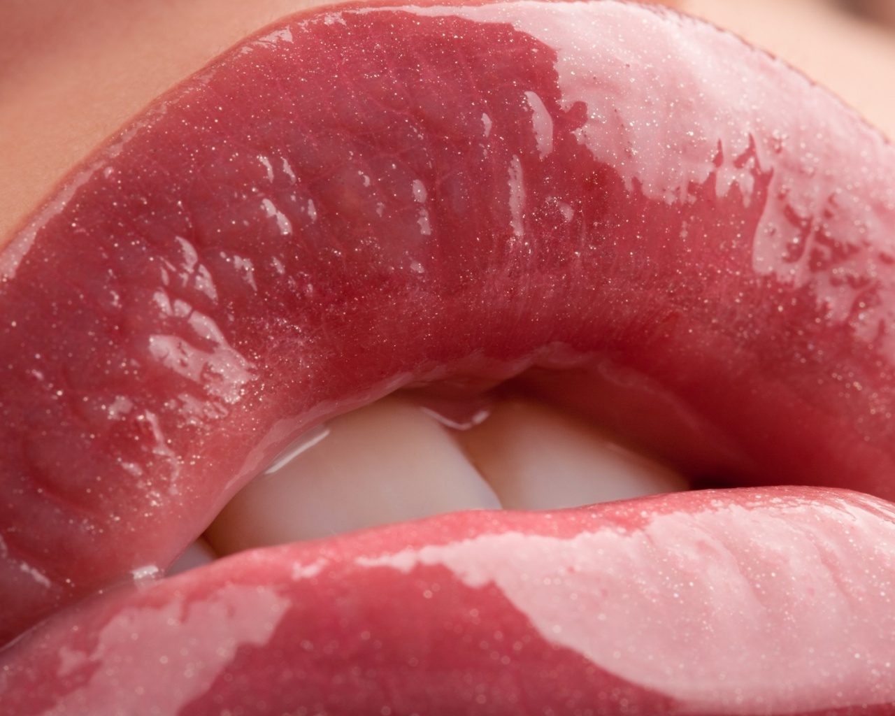 Губы с блеском обои