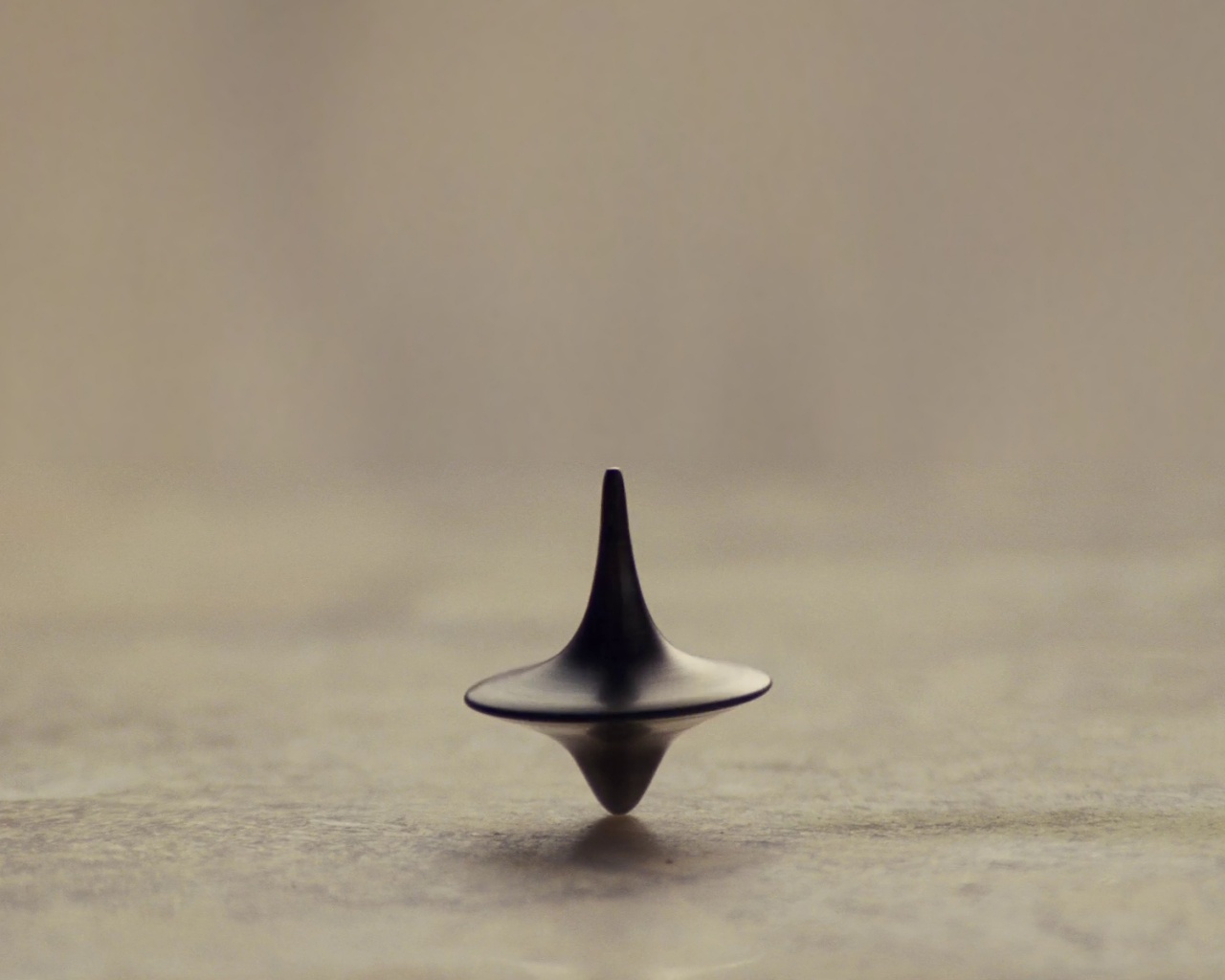 Волчок обои