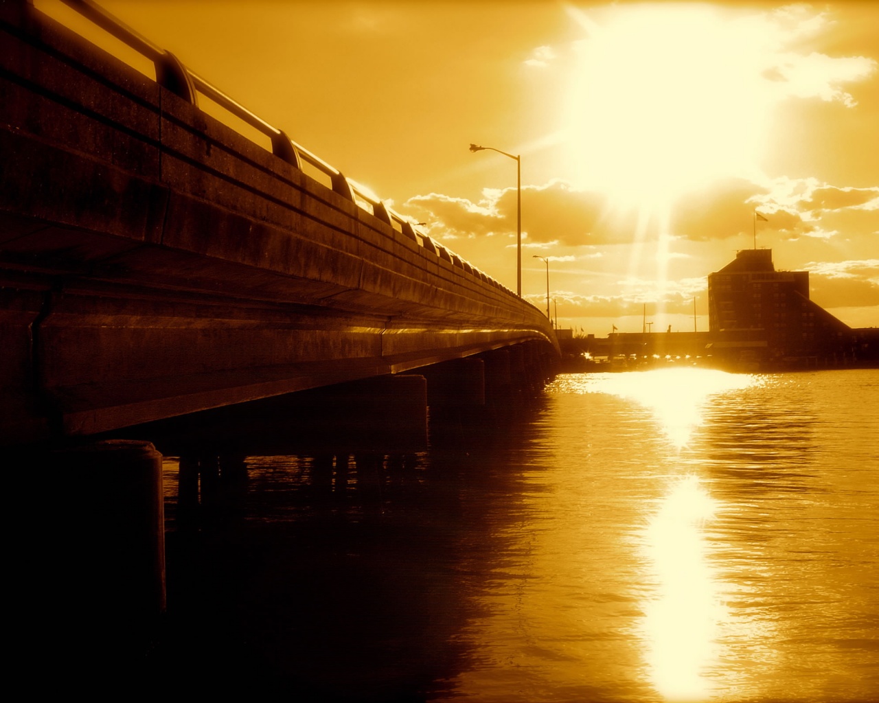 Залитый солнцем мост обои