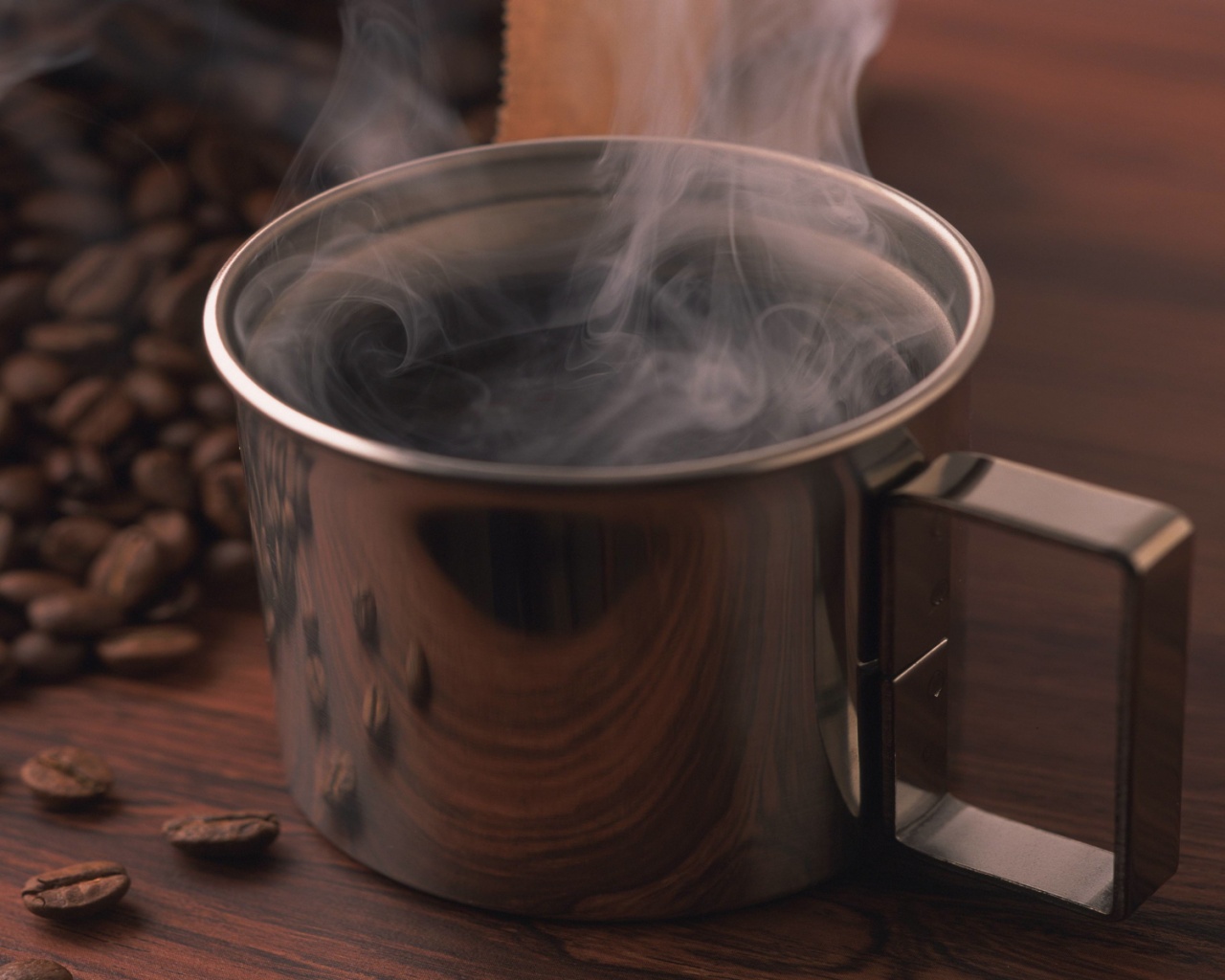 Чашка свежесваренного кофе обои