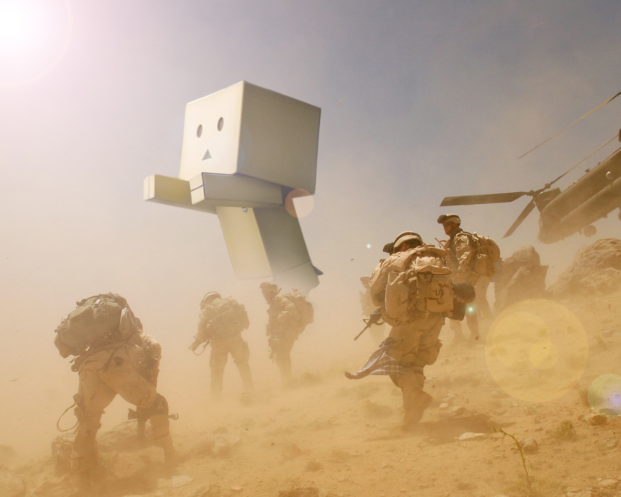 Картонный человек среди солдат обои