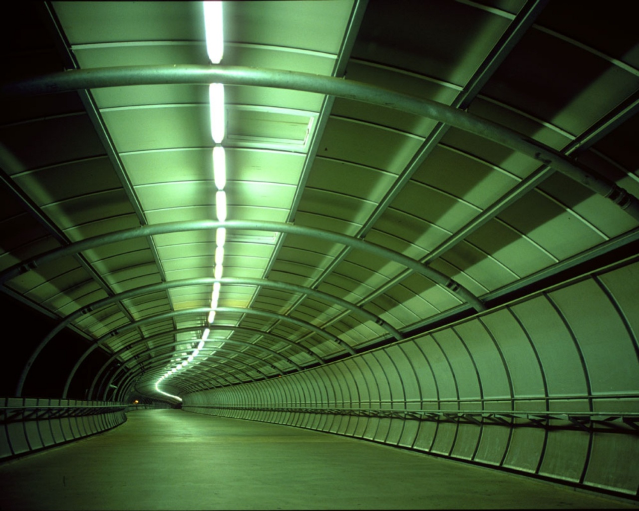 Пешеходный тоннель обои