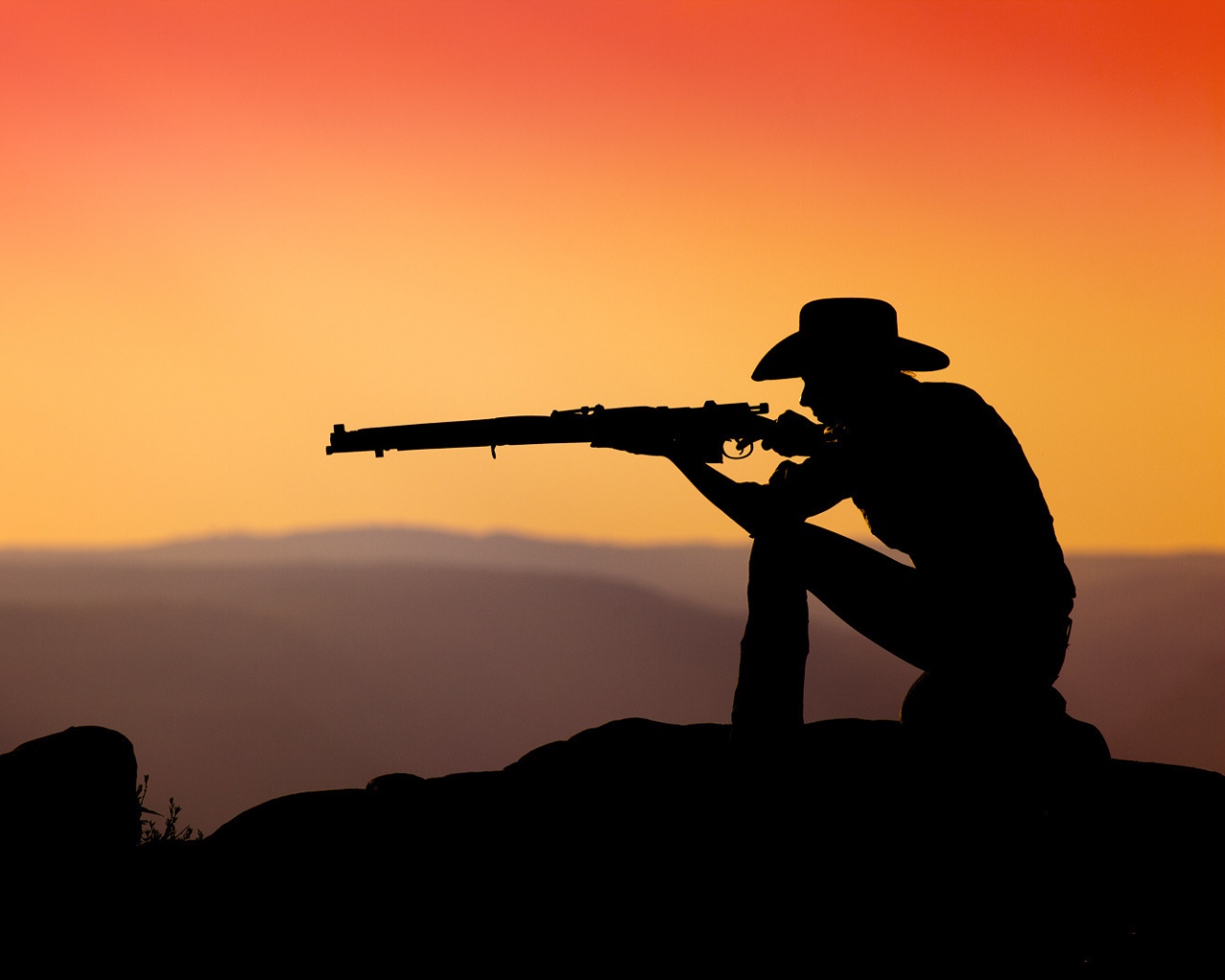 Стрелок на закате обои