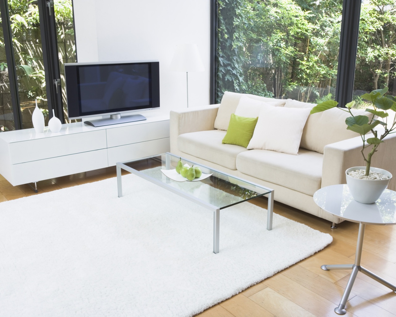 Яблоки на столе обои