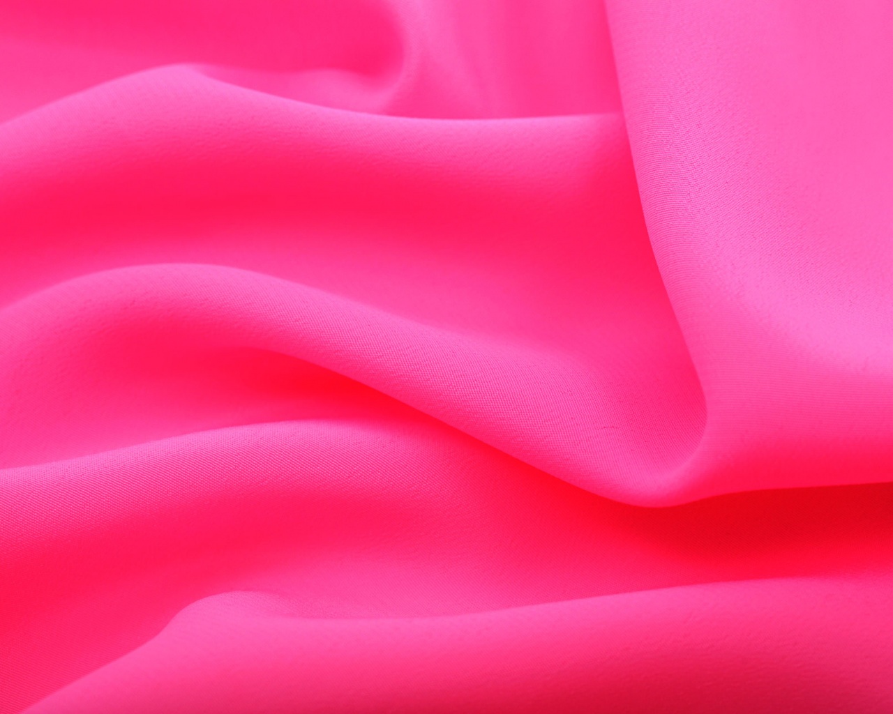 Розовая ткань обои