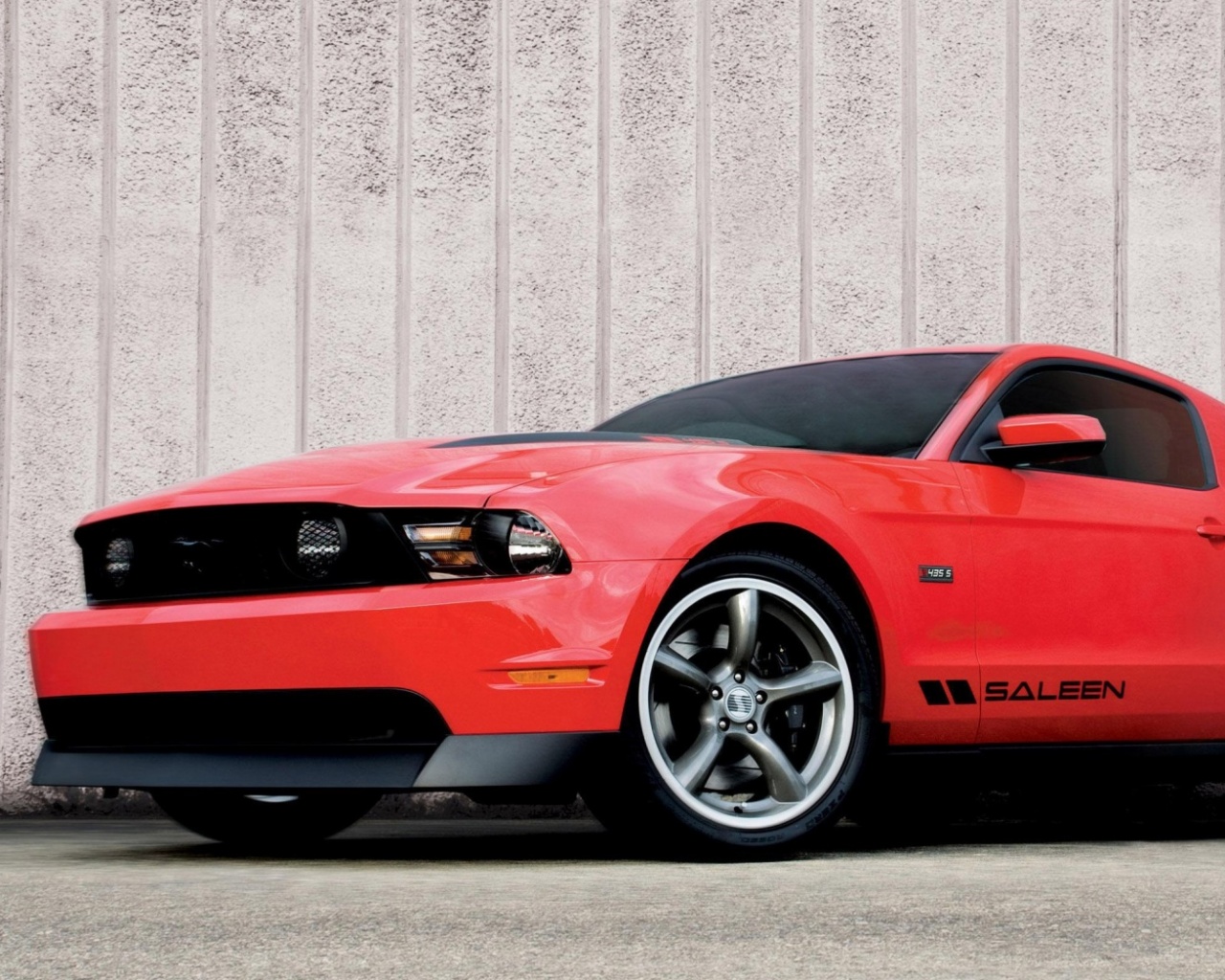 Красный Мустанг GT обои