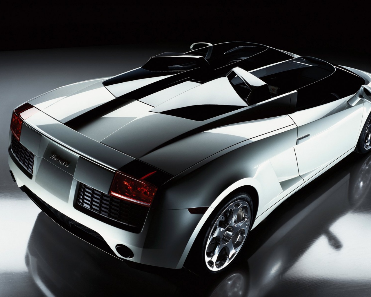 Светло-Серый Lamborghini (Сзади) обои